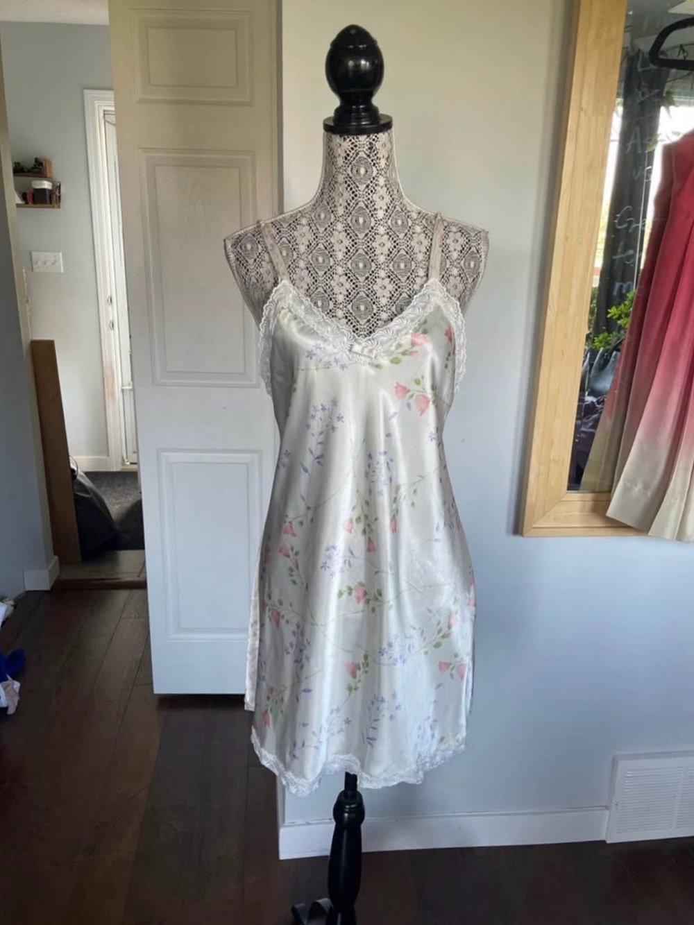 Vintage Botanical Floral Braid Strap Lace Trim Chemise Satin Slip Dress. Medium
